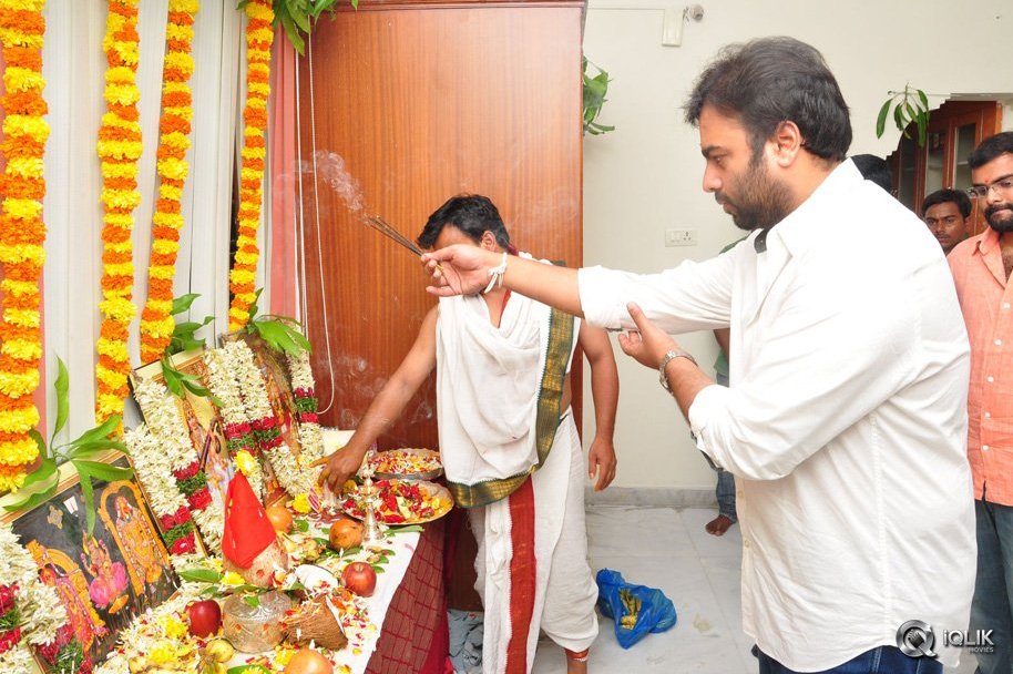 Nara-Rohith-Savithri-Movie-Opening